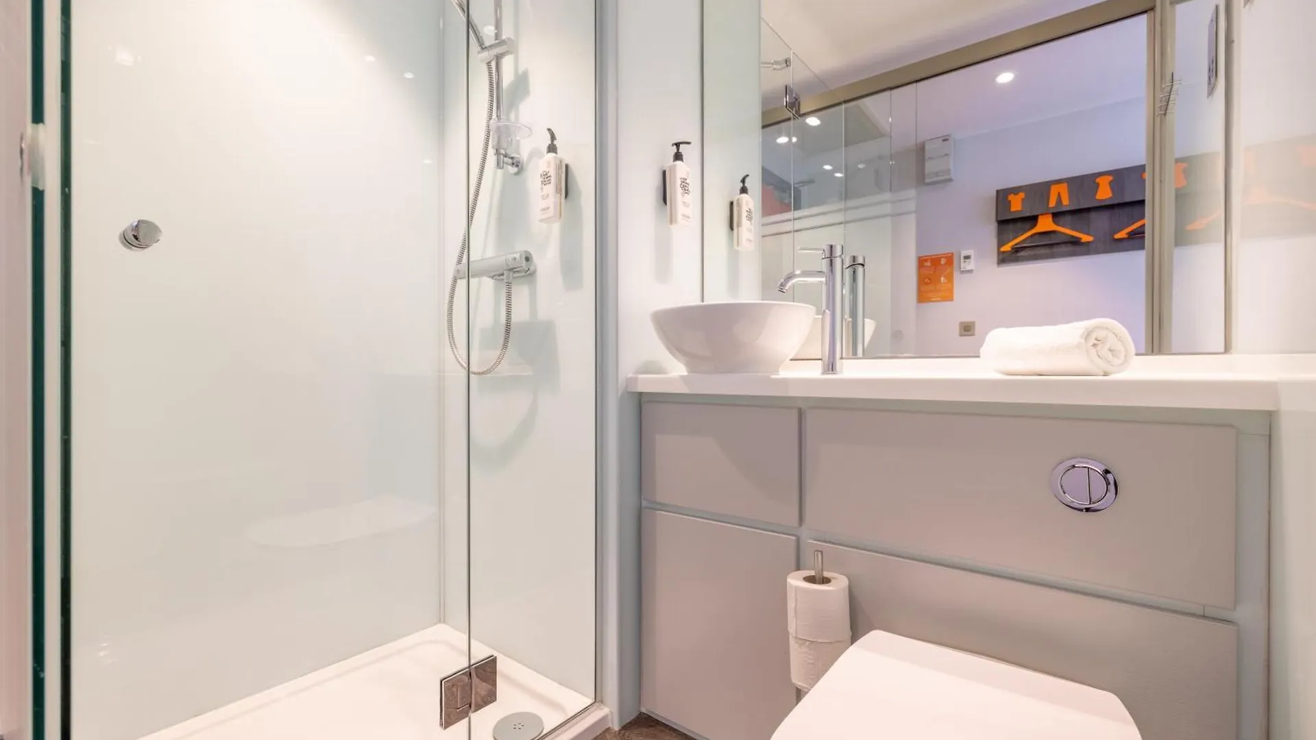 Easyhotel Belfast 3*,  Reino Unido